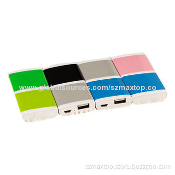 Universal power banks for iPhone, 3,000mAh capacity